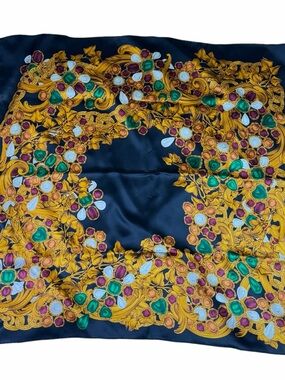 CHANEL Vintage Multicolor 100% Silk Scarf Made in Italy 38X38